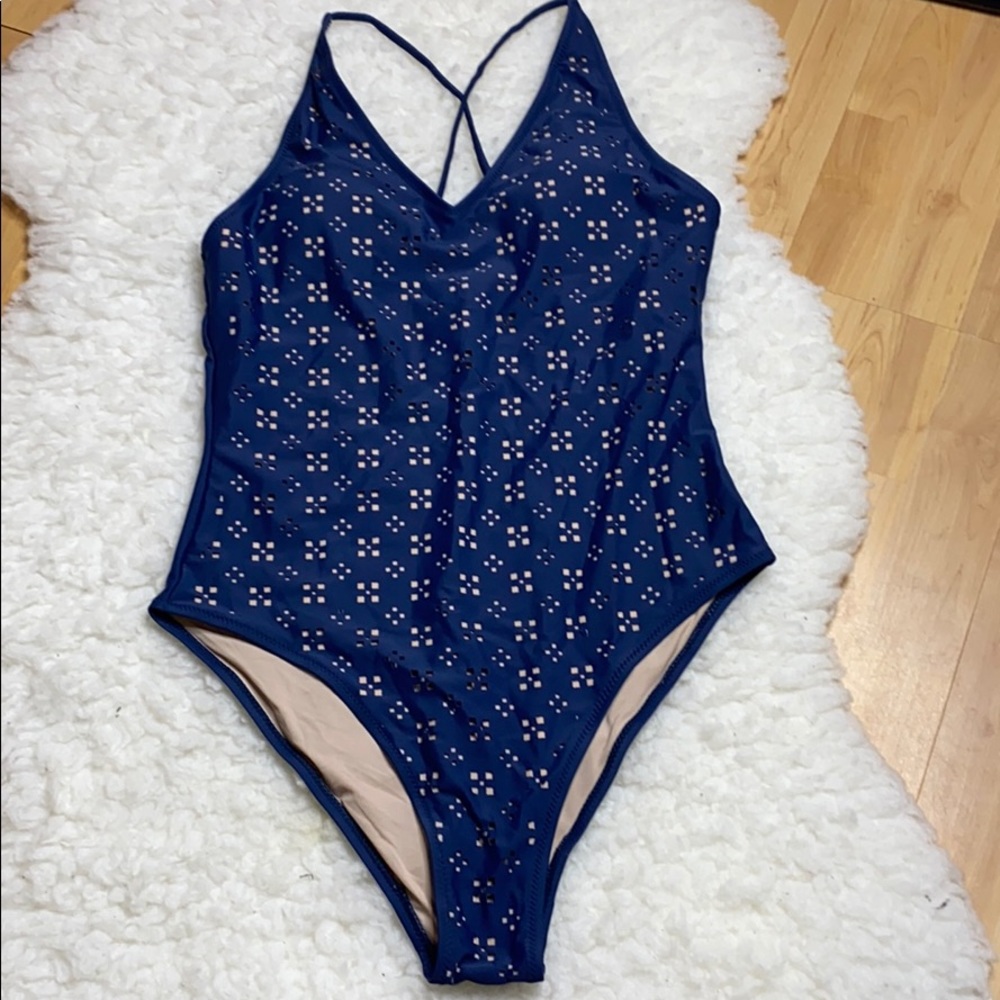 BNWT Cupshe One Piece Bathing Suit size L